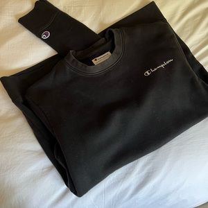 Black champion crew neck sweatshirt!